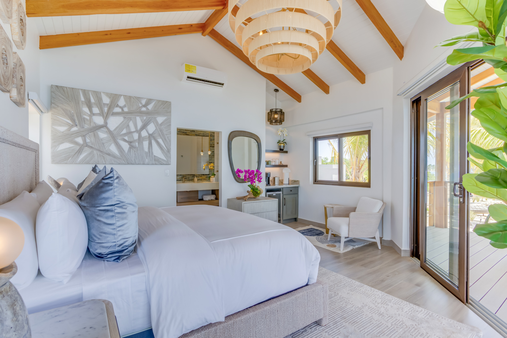 Magenta private island resort Belize - bright modern luxury rooms Magenta private island resort Belize - bright modern luxury rooms